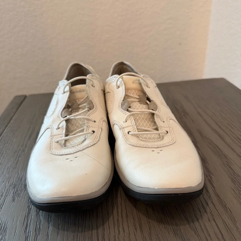 Clarks Privo‎ Sneakers White Leather Bungee Lace Walking Womens Sz 8 Comfortable